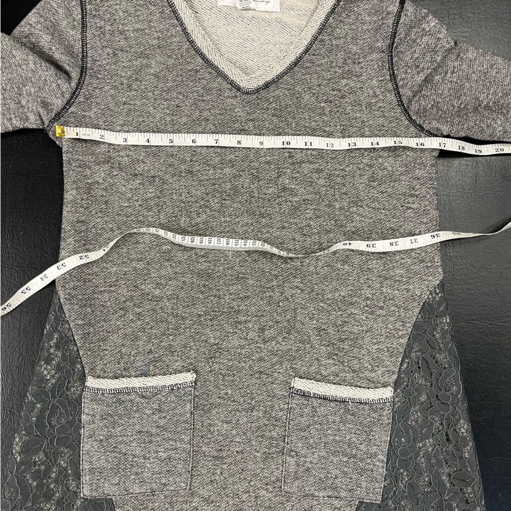 French Laundry pullover size small - Picture 6 of 7